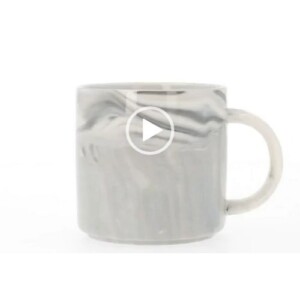 Vidéo Mug personnalisable effet marbré Vidéo Mug personnalisable en céramique effet marbré gris, rose ou bleu